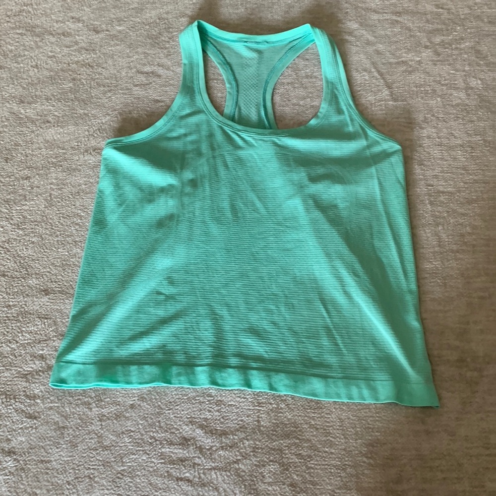 Lululemon Swiftly Race Length Tank in Cool Mint Size 10